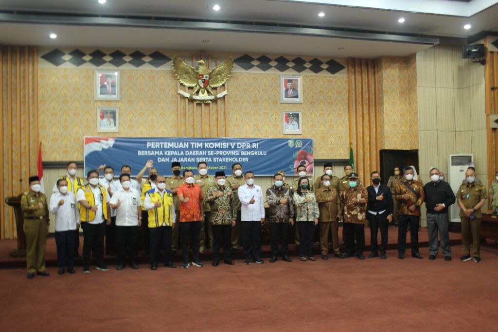 Wabup Bengkulu Tengah Hadiri Pertemuan Tim Komisi V DPR RI Dengan Seluruh Kepala Daerah se-Provisi Bengkulu 